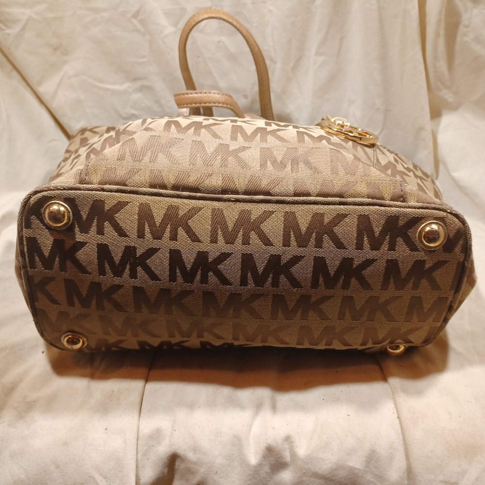 Michael kors tote - Picture 5 of 9